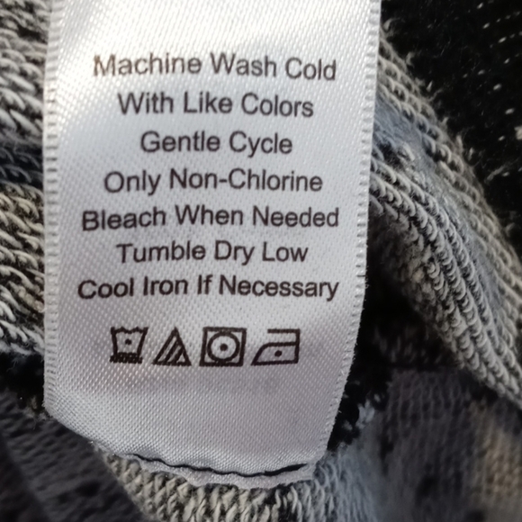 Coldwater Creek small long sleeve top - Picture 8 of 8